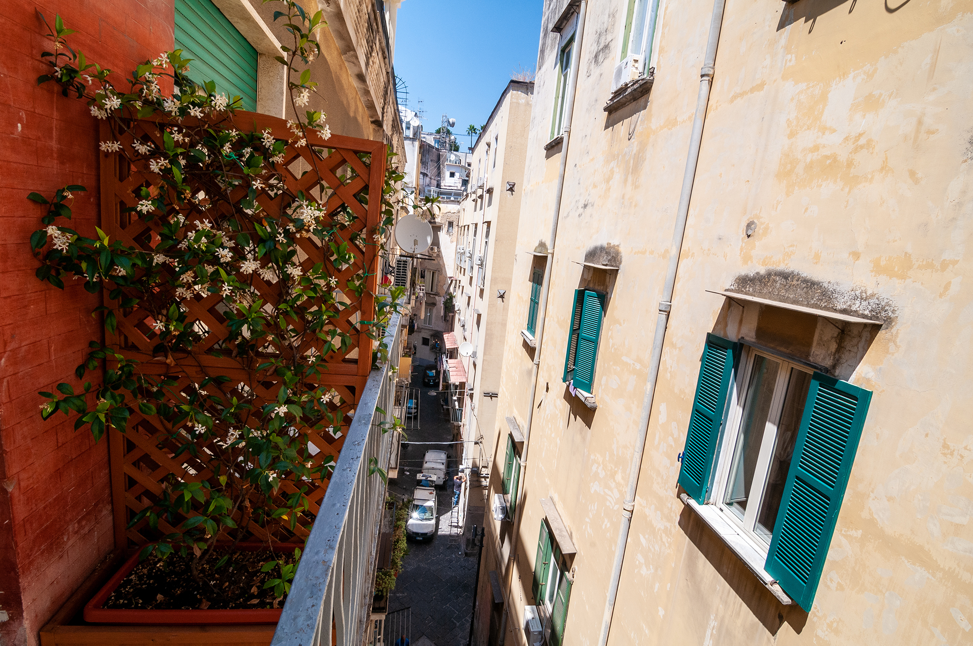 The little balcony over Naples' alleys
